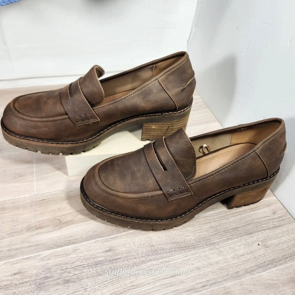 New Without Box Lane Bryant Distressed Brown Penny Loafers Women's‎ 9.5